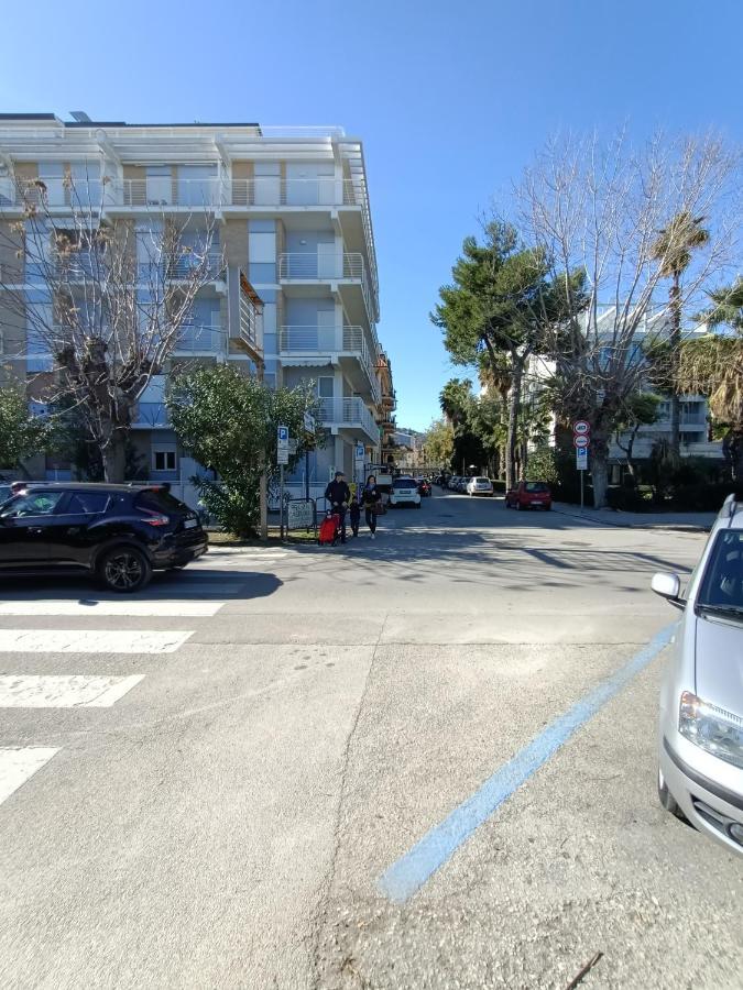 Residenza Topazio サン・ベネデット・デル・トロント エクステリア 写真